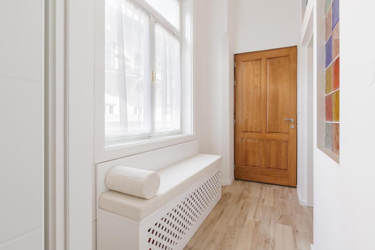 Cozy Getaway In Heart Of City - J Загреб Екстериор снимка
