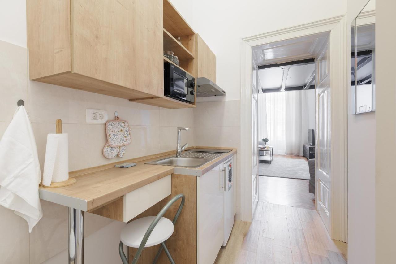 Cozy Getaway In Heart Of City - J Загреб Екстериор снимка